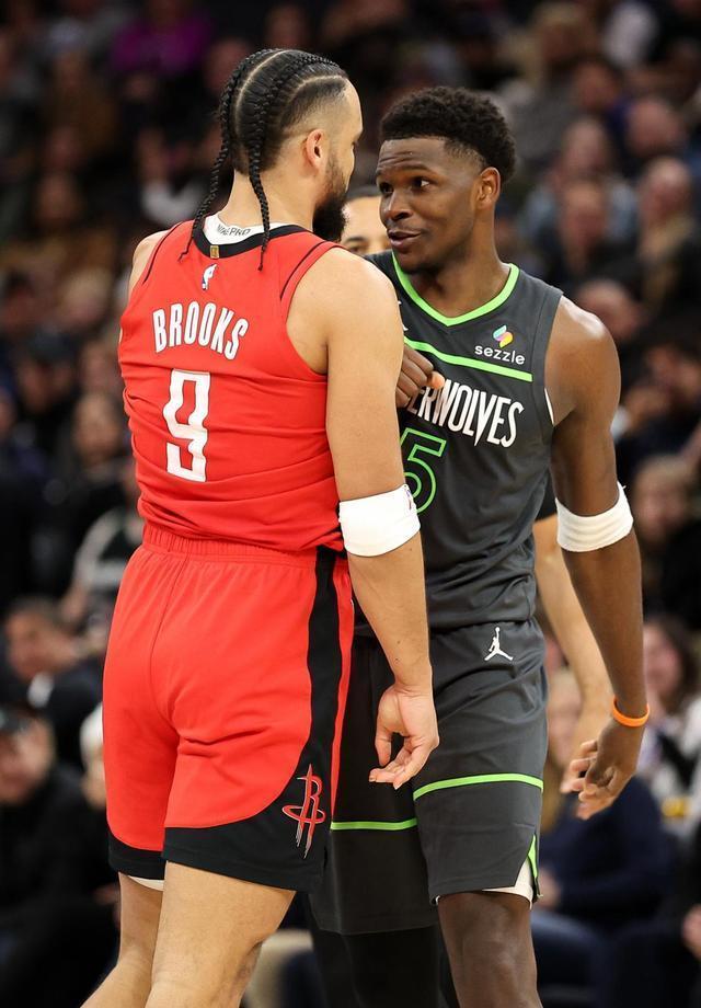 欧联今晚走向成谜，休斯敦火箭内部沟通，震撼外界，阵容厚度经受考验(蓝色监狱全部人物介绍)